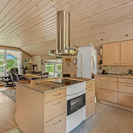 Lenya - 33km From The Sea By Interhome