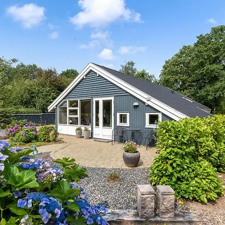 Semesterbostad Lenya - 33km From The Sea By Interhome *