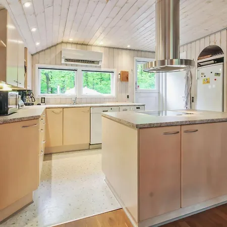 Lenya - 33km From The Sea By Interhome