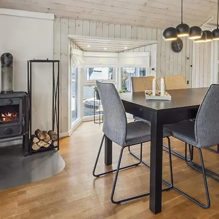 Lenya - 33km From The Sea By Interhome *