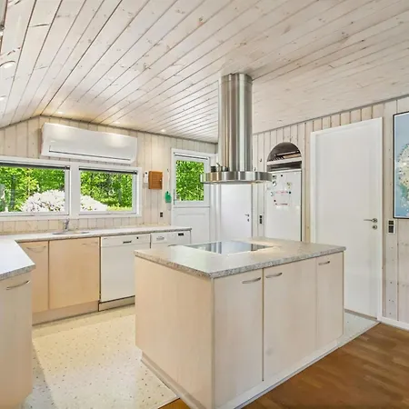 Lenya - 33km From The Sea By Interhome Дом отдыха