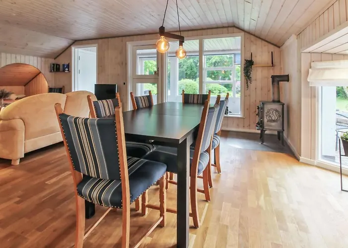 Lenya - 33km From The Sea By Interhome *