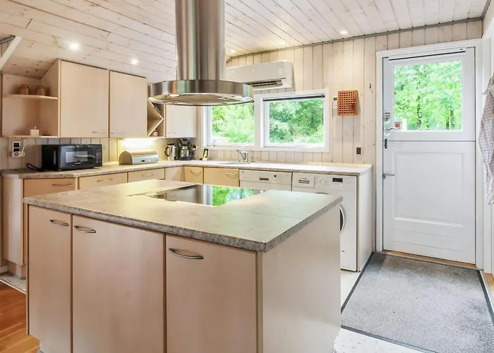 Lenya - 33km From The Sea By Interhome *