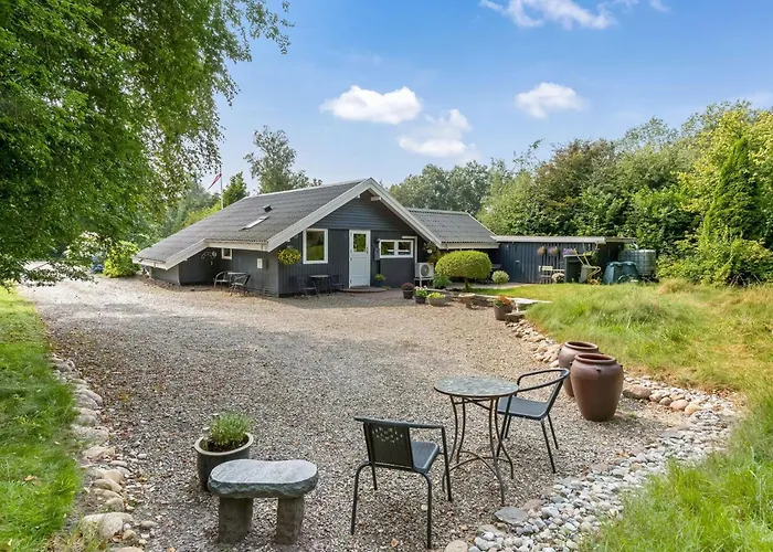 Lenya - 33km From The Sea By Interhome *